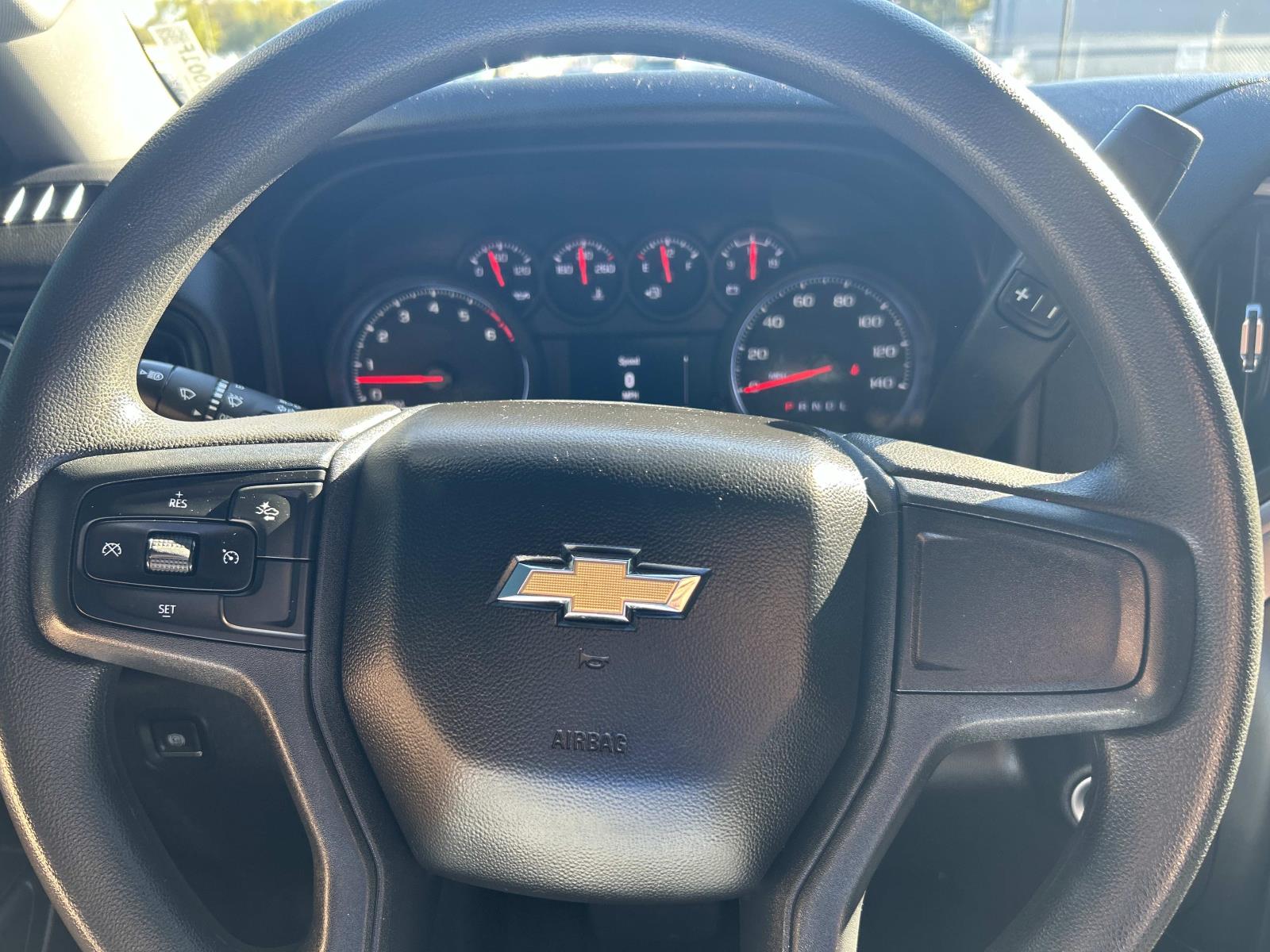Vehicle photo 37