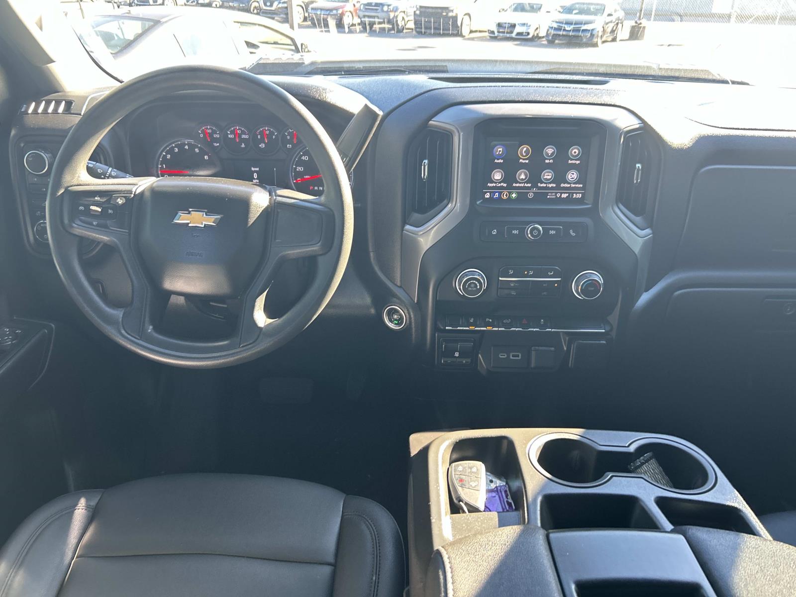 Vehicle photo 23