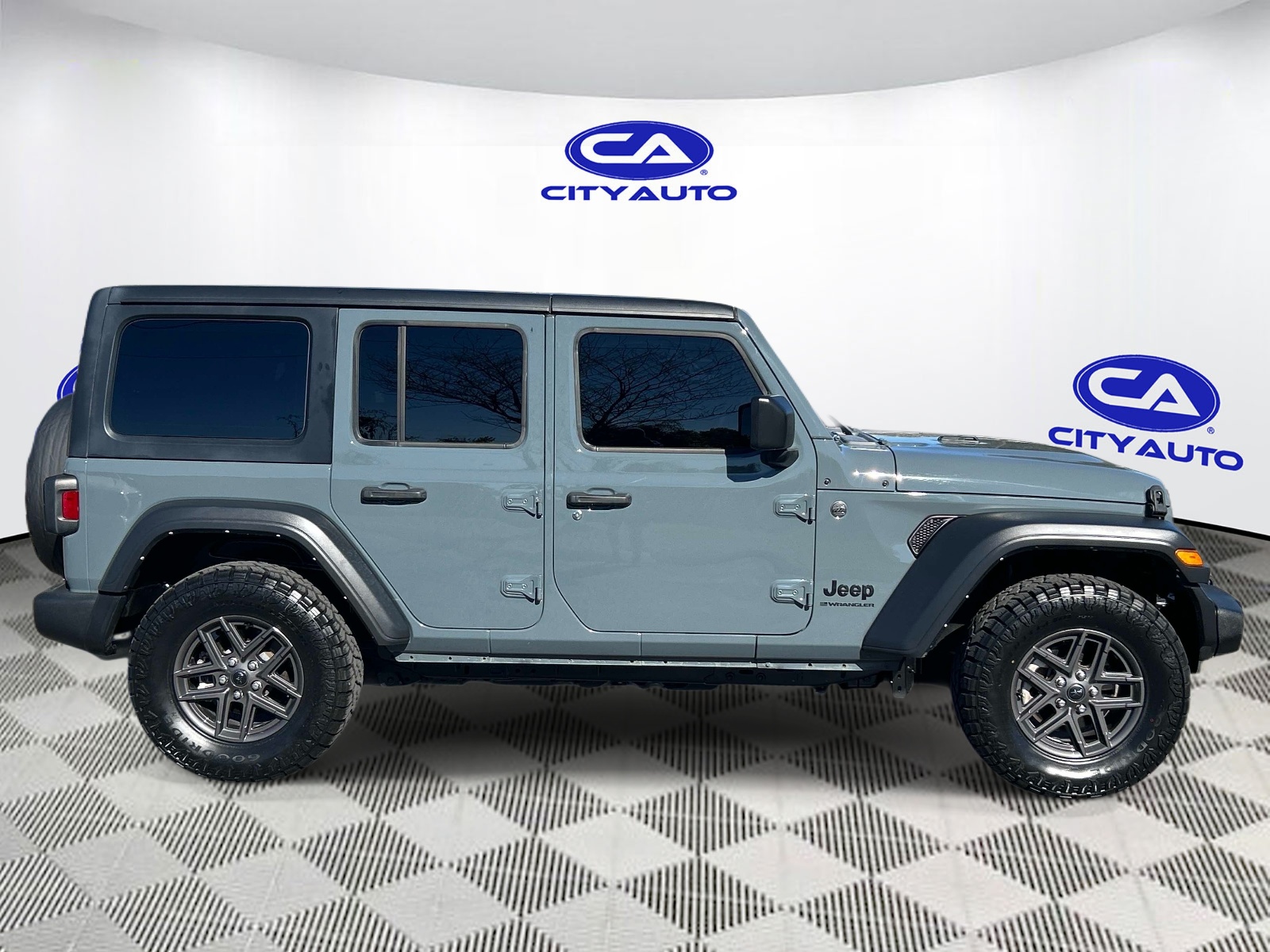 Used 2024 Jeep Wrangler SUV