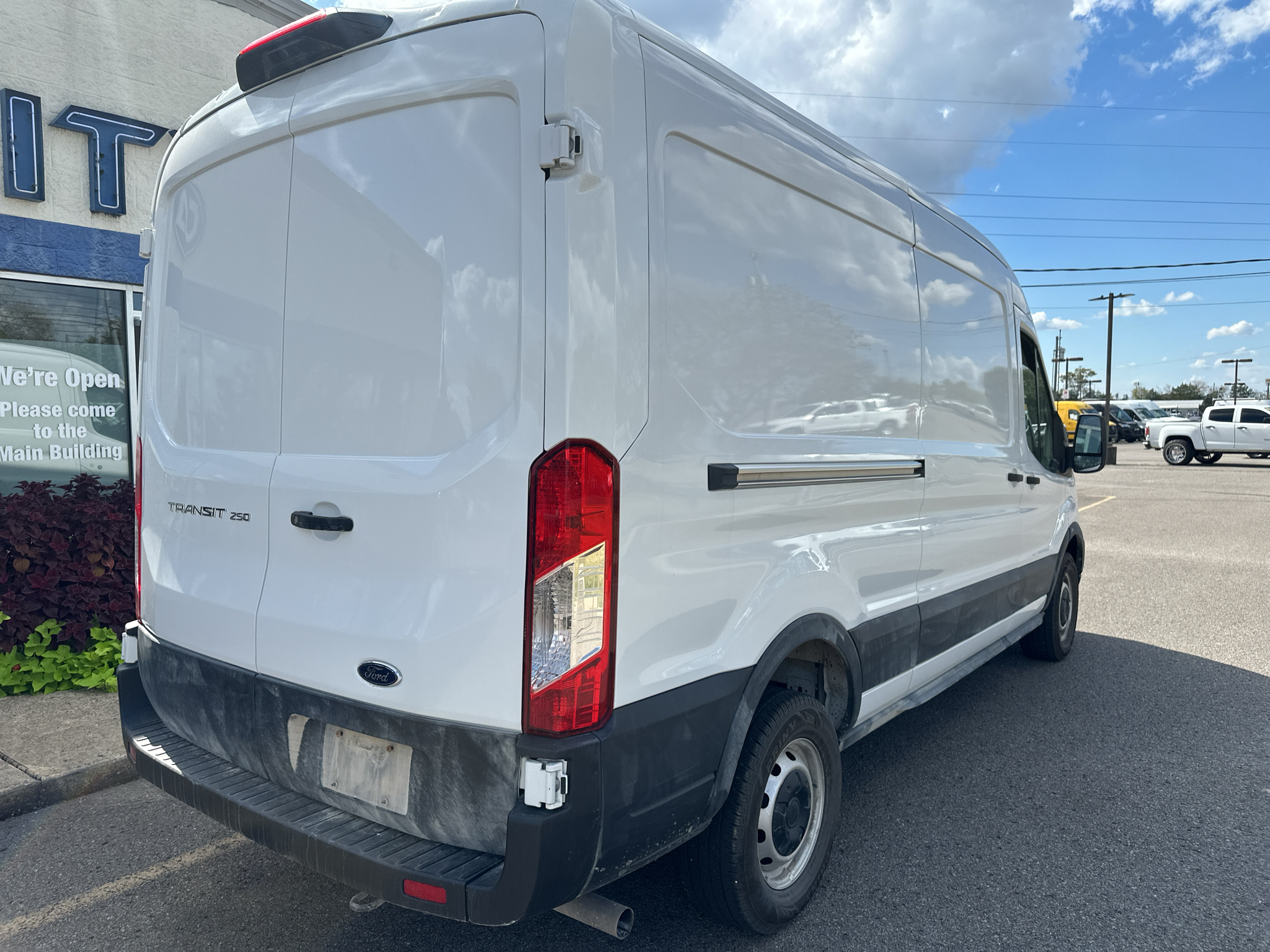 Used 2025 Ford Transit Van T-250 Med Roof Slide Van