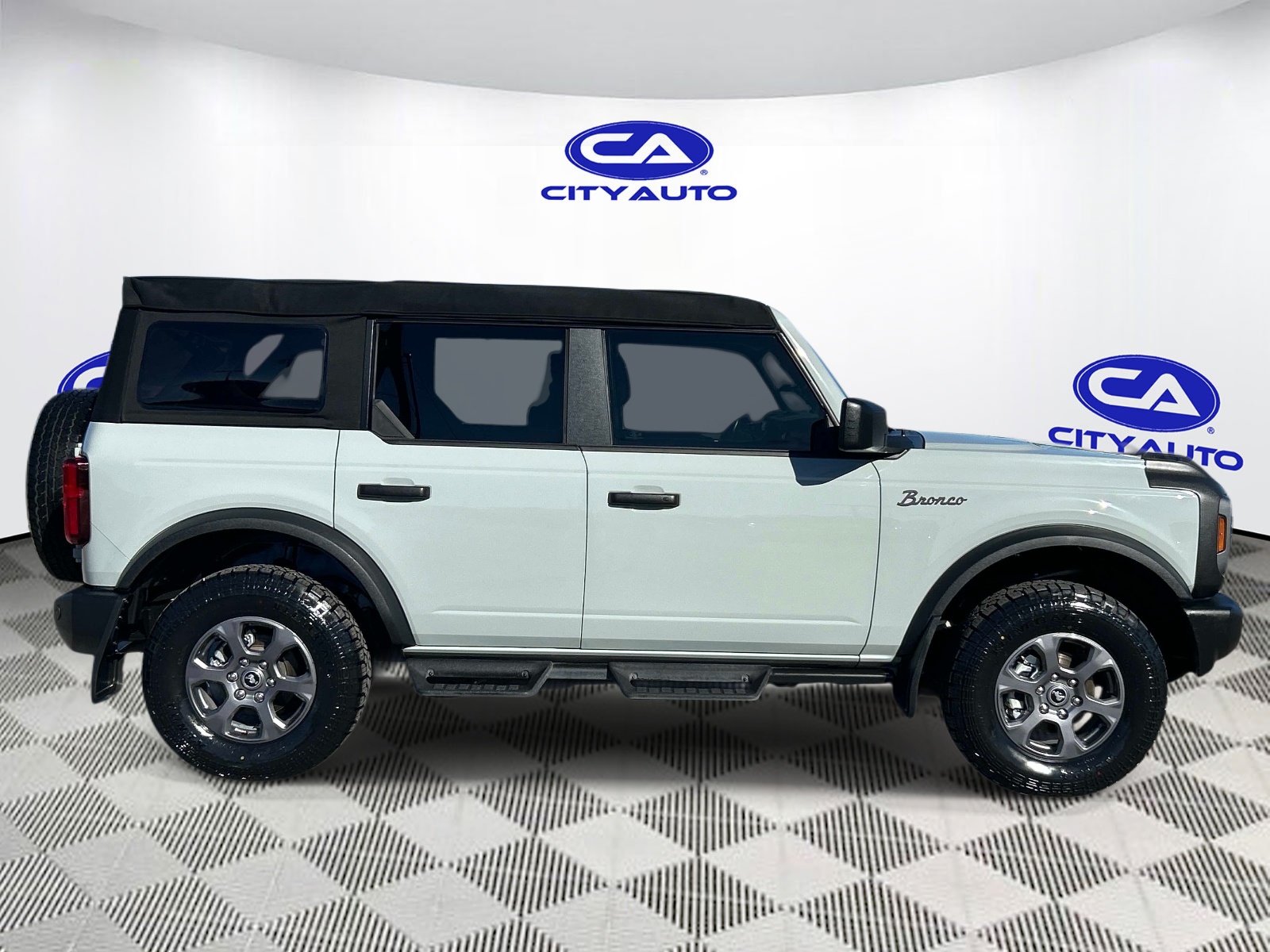 Used 2024 Ford Bronco SUV