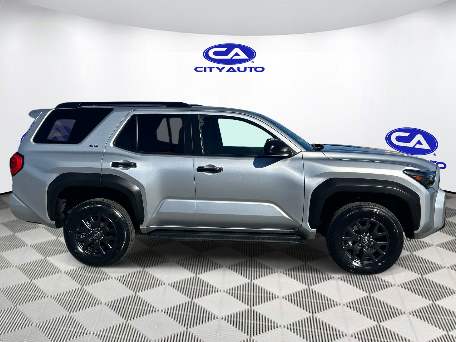 Vehicle photo 2
