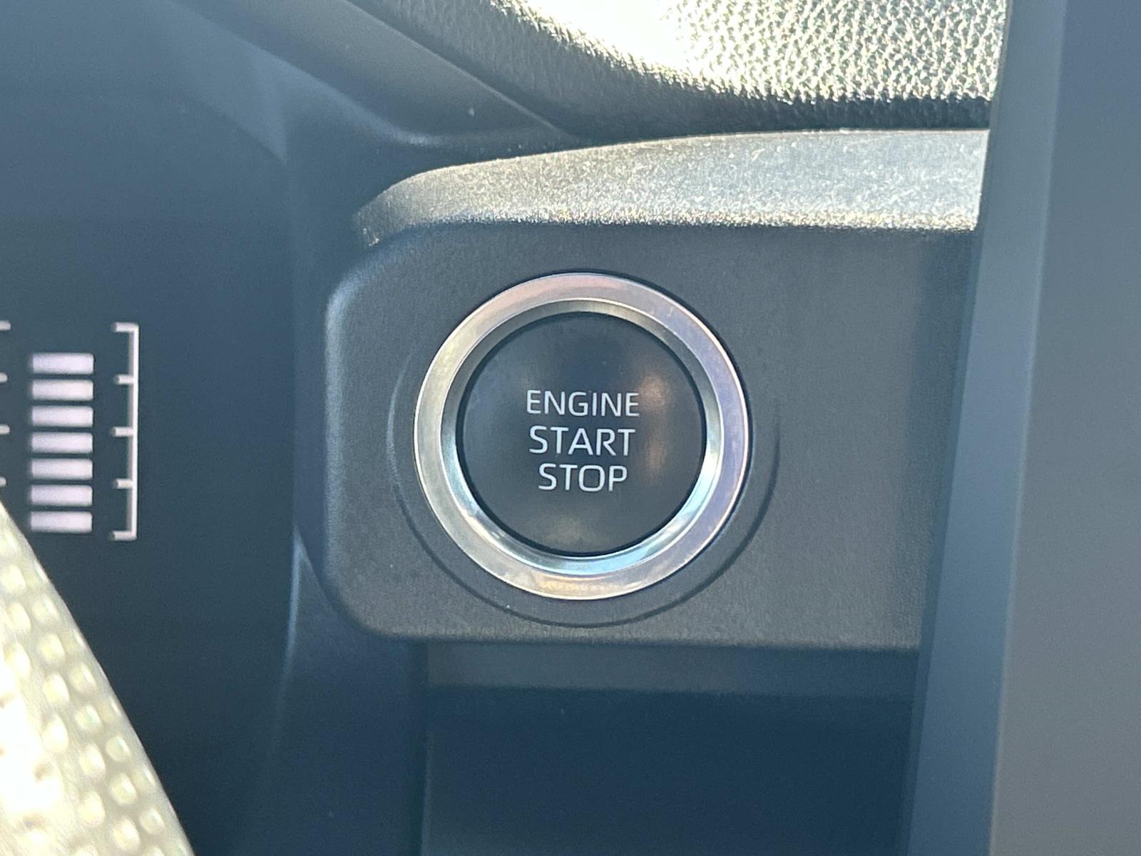 Vehicle photo 31