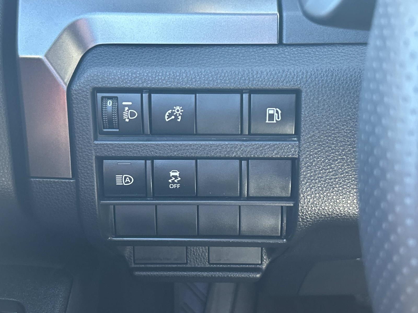 Vehicle photo 36