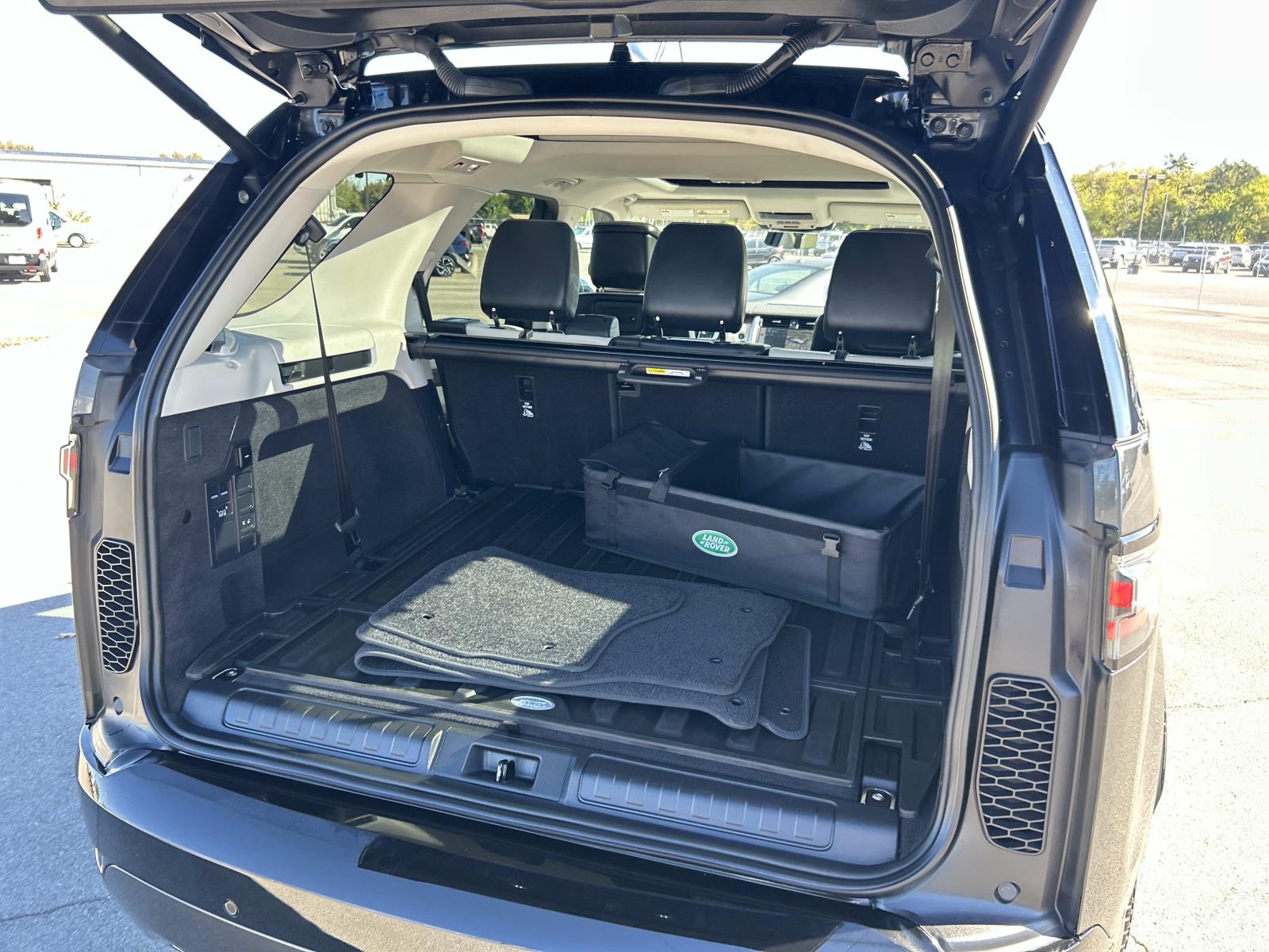 Used 2025 Land rover Discovery SUV