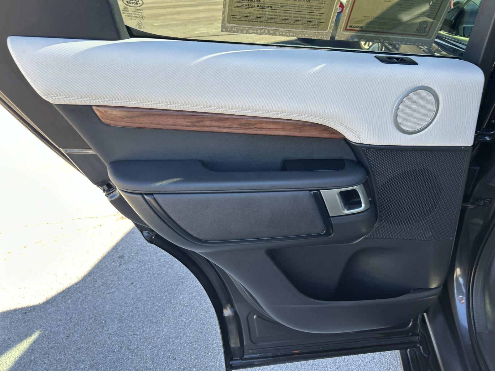 Used 2025 Land rover Discovery SUV