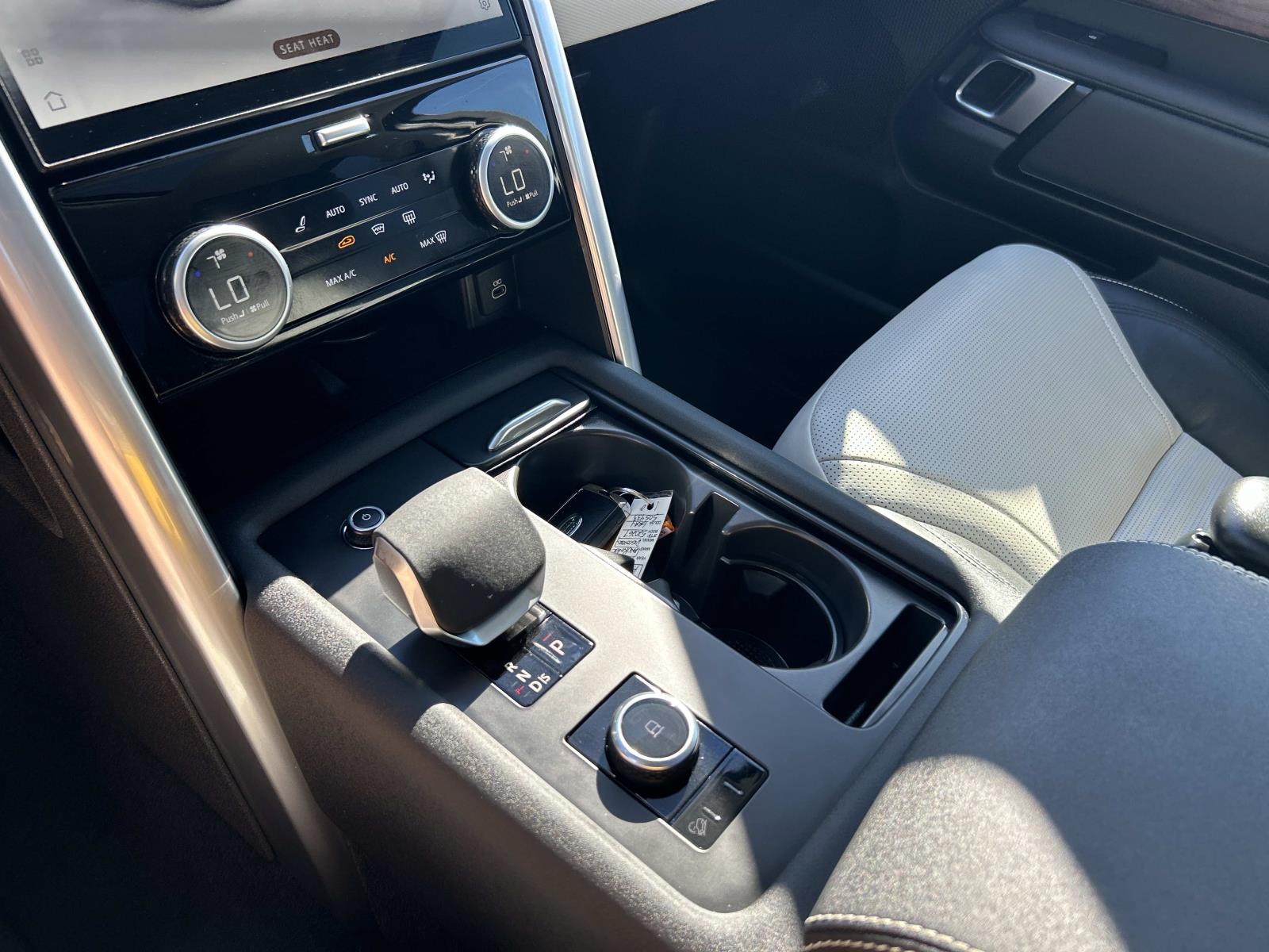 Used 2025 Land rover Discovery SUV
