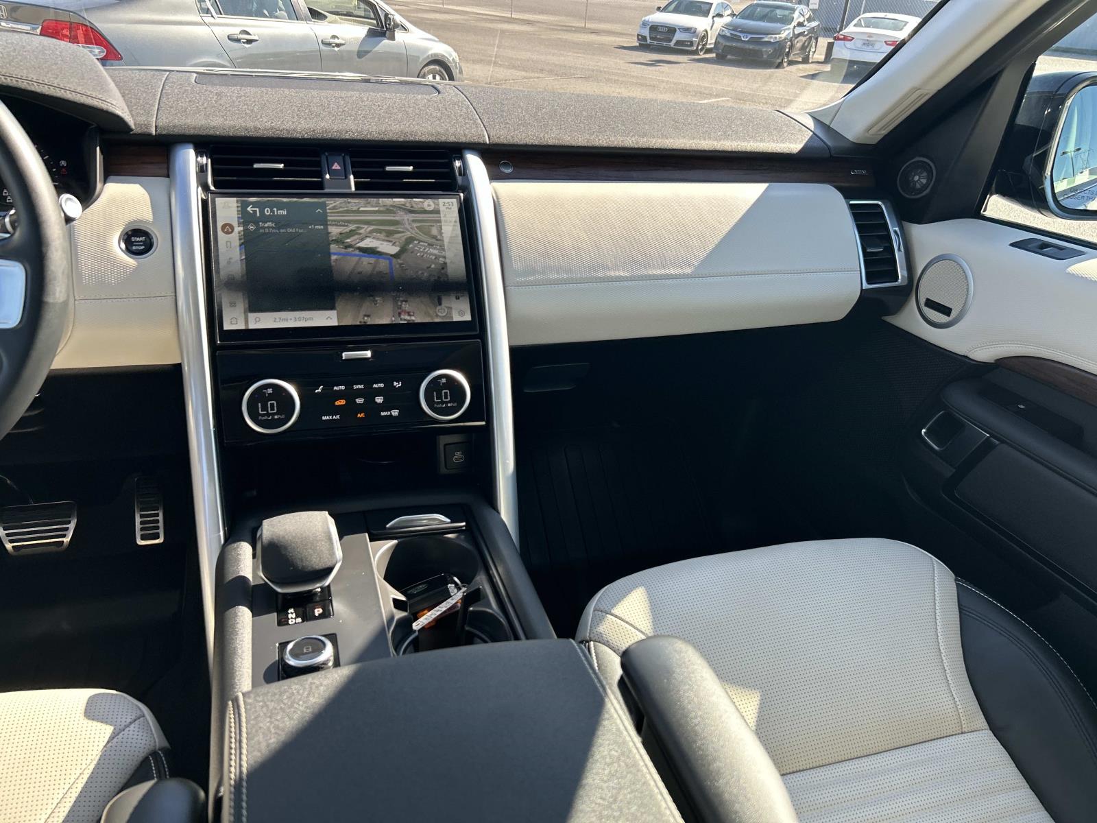 Used 2025 Land rover Discovery SUV