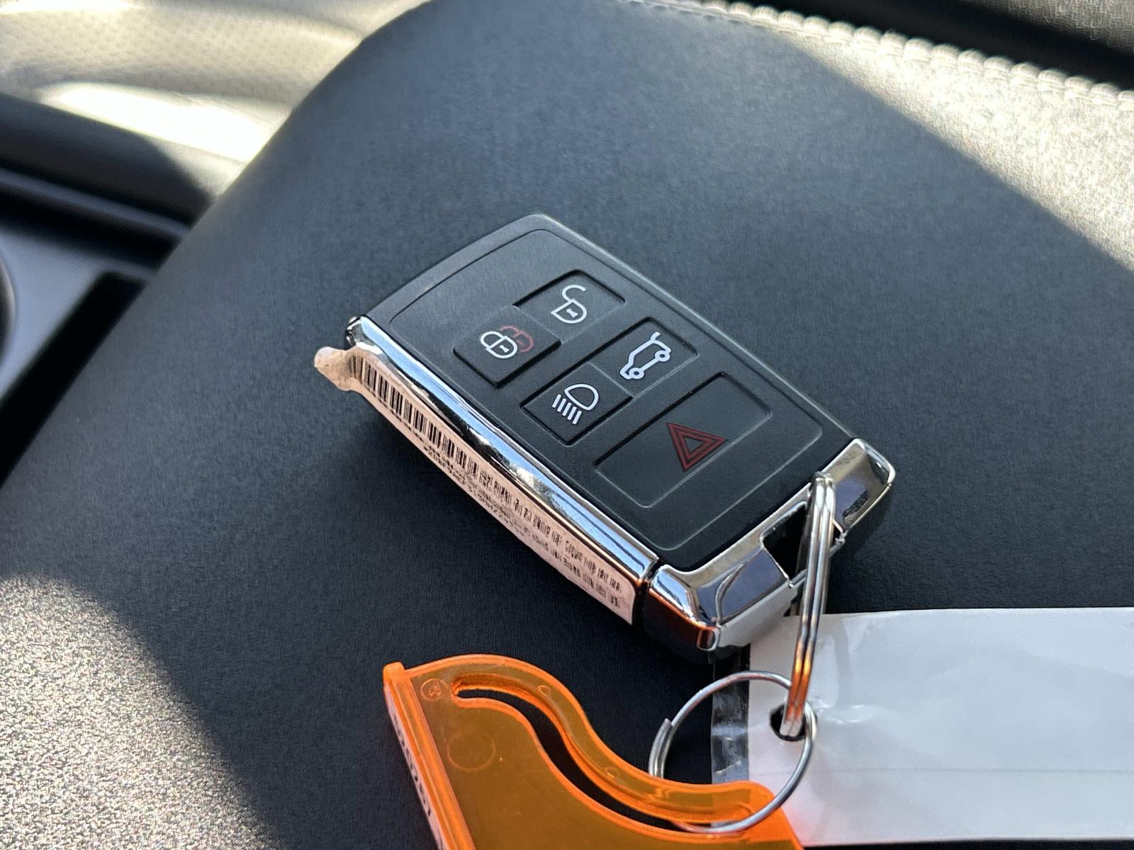 Used 2025 Land rover Discovery SUV