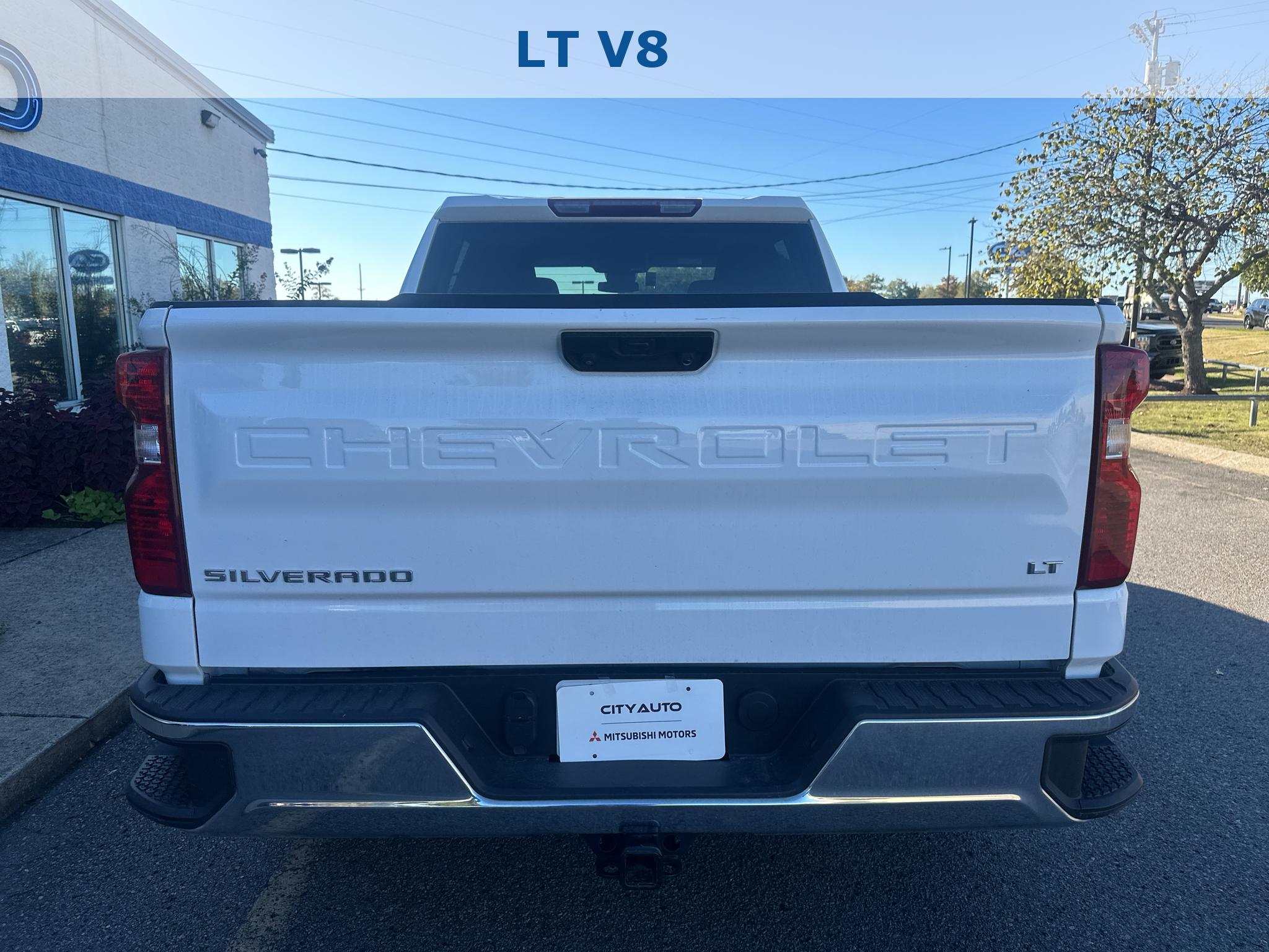 Vehicle photo 5