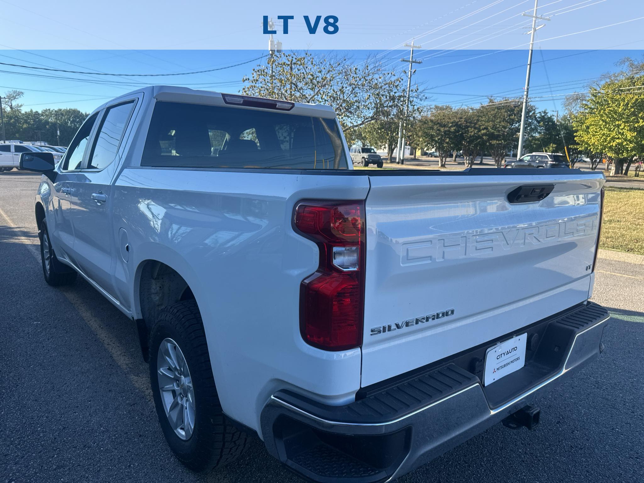 Vehicle photo 6