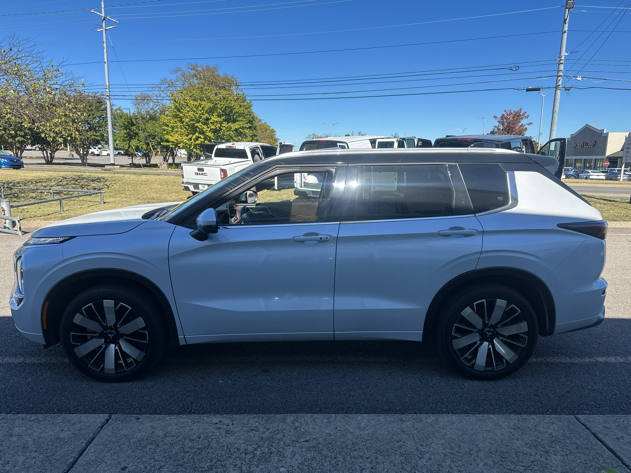 Used 2025 Mitsubishi Outlander SUV