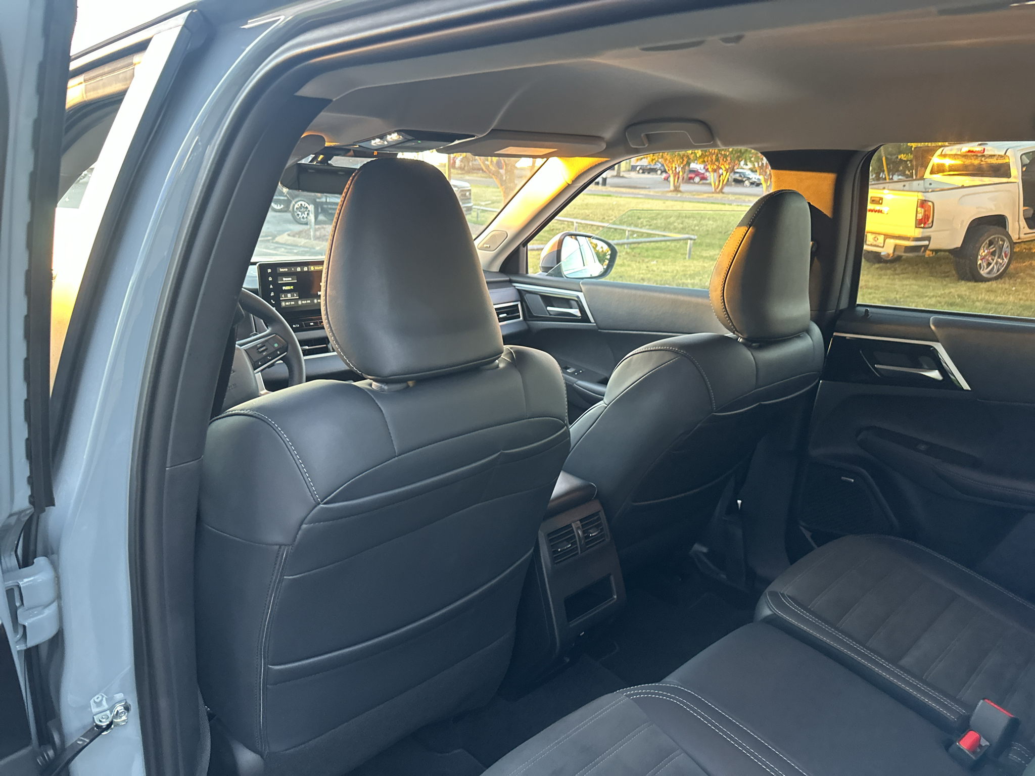 Used 2025 Mitsubishi Outlander SUV