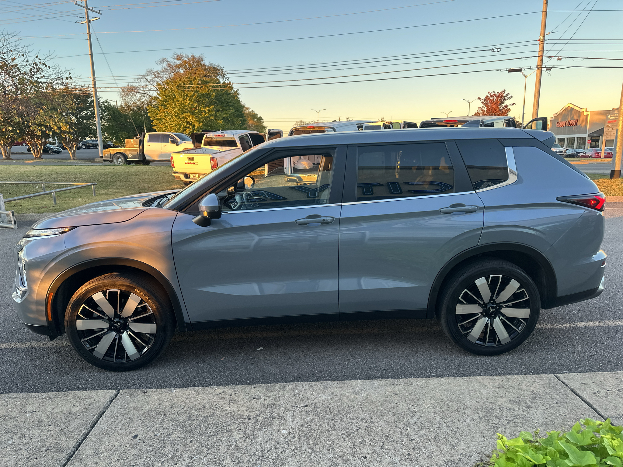 Used 2025 Mitsubishi Outlander SUV