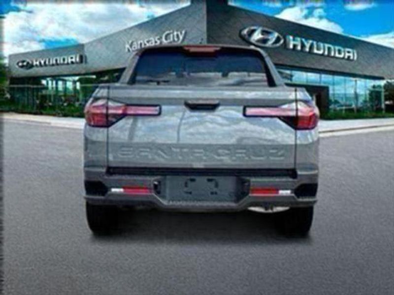 2025 Hyundai Santa Cruz SEL Activity photo 3