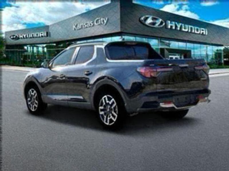 2025 Hyundai Santa Cruz Limited photo 2