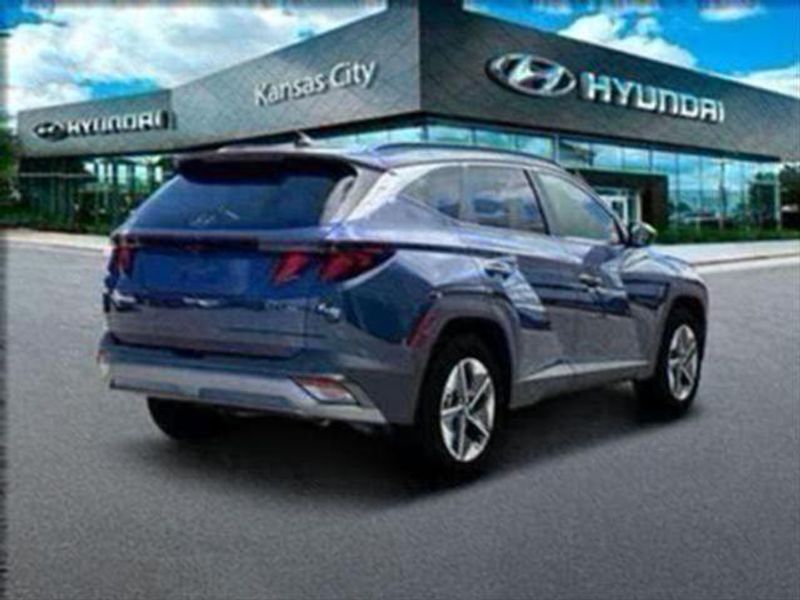 2025 Hyundai Tucson SEL photo 3