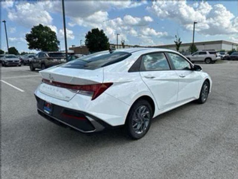 2025 Hyundai Elantra Hybrid Blue photo 2