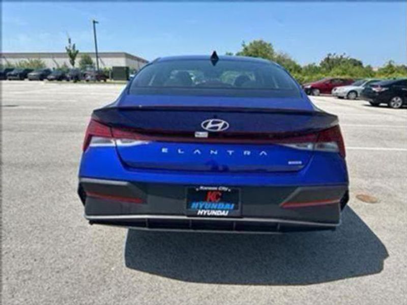 2025 Hyundai Elantra Hybrid SEL Sport photo 3