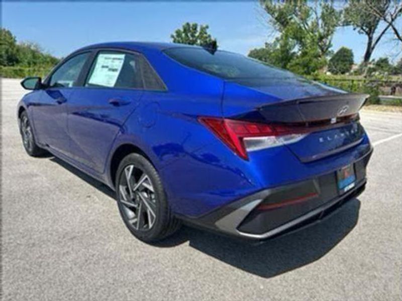 2025 Hyundai Elantra Hybrid SEL Sport photo 4