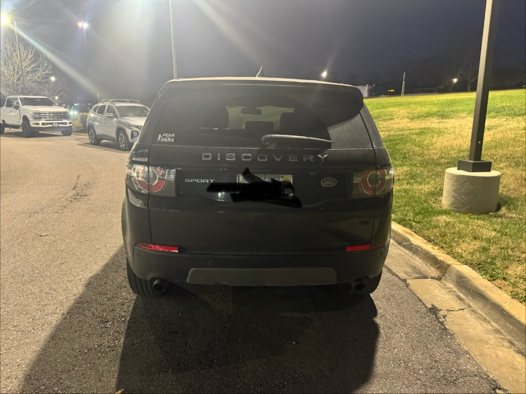 2017 Land Rover Discovery Sport SE photo 2