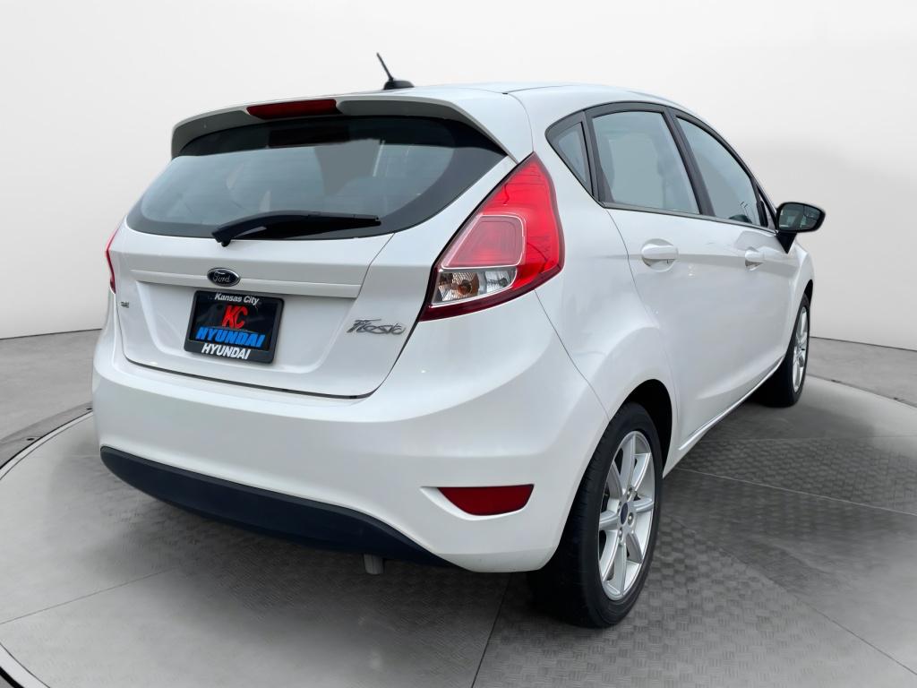 2017 Ford Fiesta SE photo 2