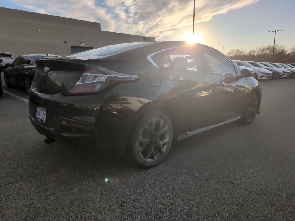 2016 Chevrolet Volt Premier photo 2