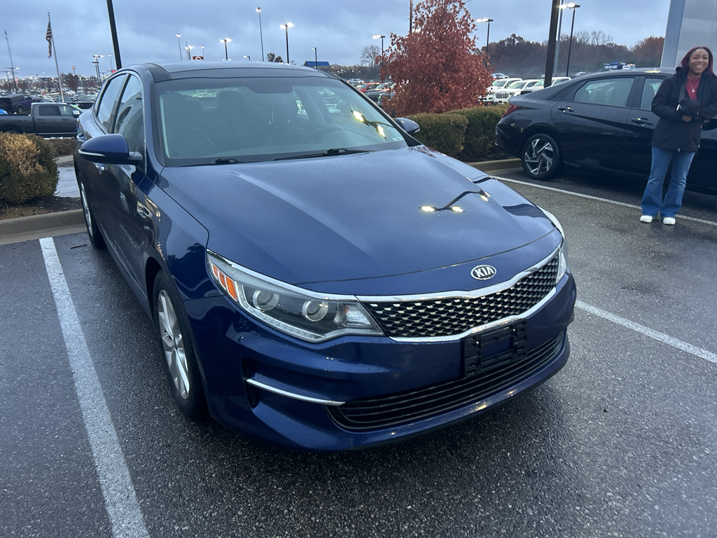 2017 Kia Optima EX photo 2