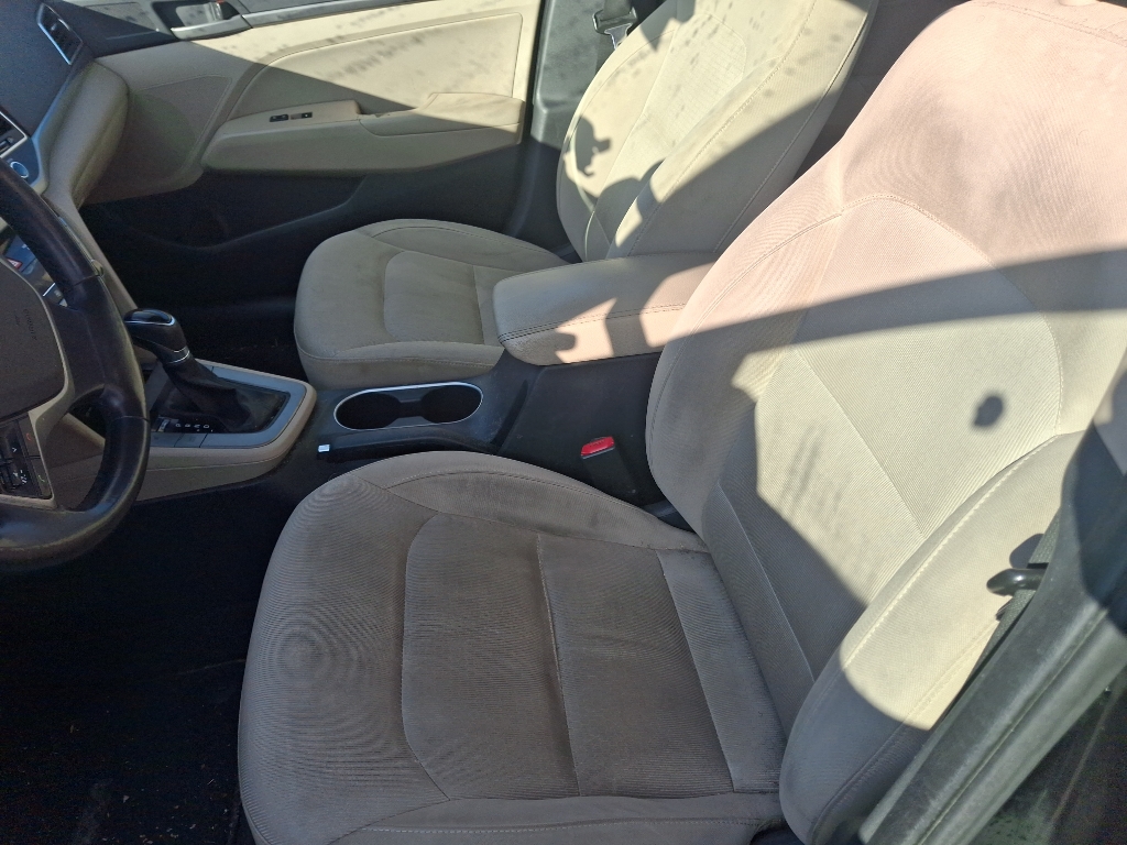 2017 Hyundai Elantra Value Edition photo 3