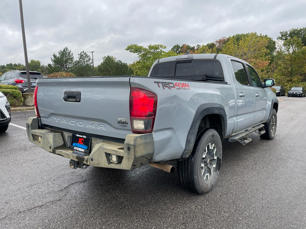 2019 Toyota Tacoma TRD Off-Road photo 2