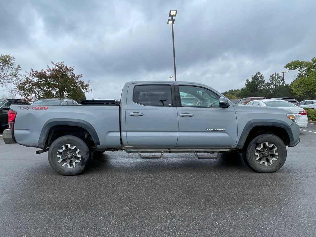 2019 Toyota Tacoma TRD Off-Road photo 3