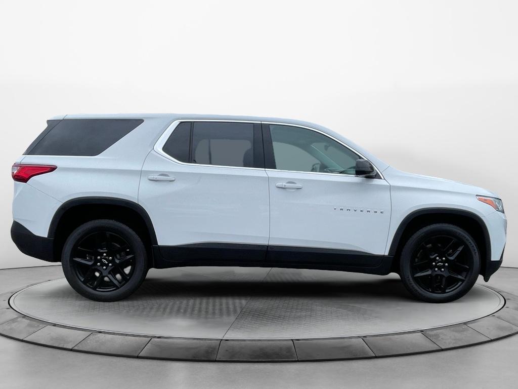 2021 Chevrolet Traverse LS photo 3