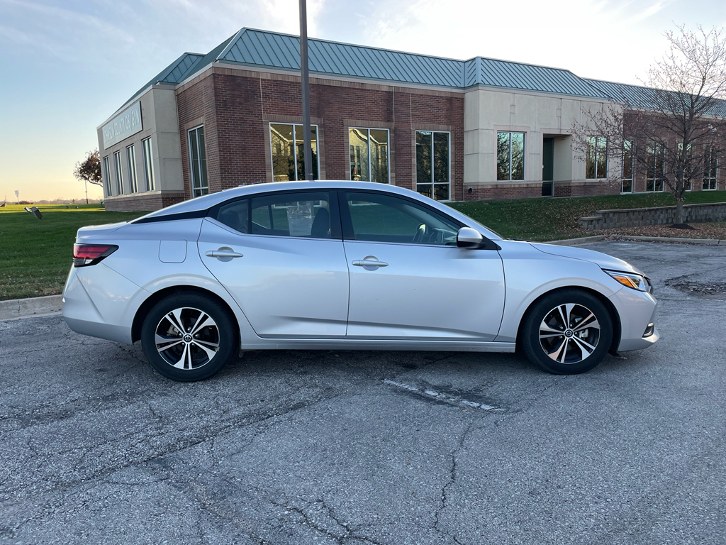 2023 Nissan Sentra SV photo 3