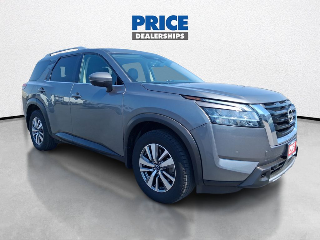 2023 Nissan Pathfinder SL