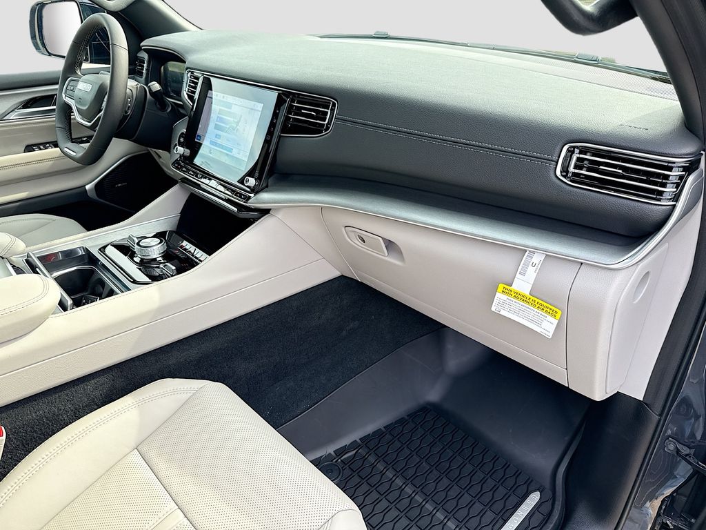 New 2025 Jeep Wagoneer L Series II Limited in Louisville KY