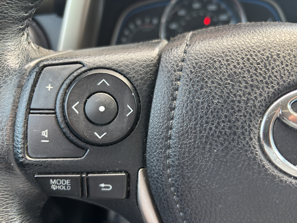 2014 Toyota RAV4 Limited photo 7