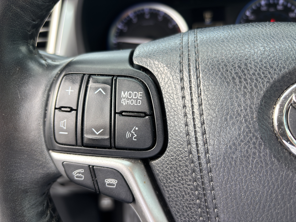 2015 Toyota Highlander Limited Platinum photo 10