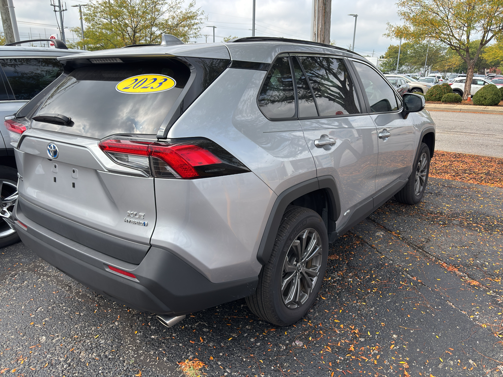 2023 Toyota RAV4 Hybrid XLE Premium photo 4