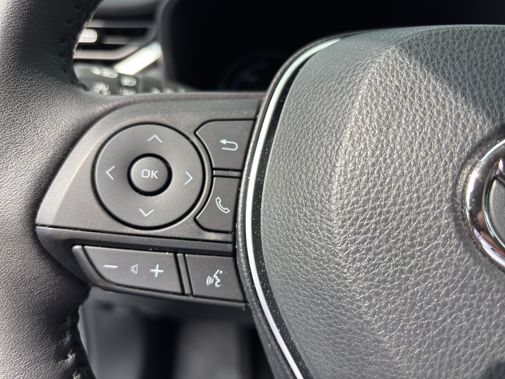 2023 Toyota RAV4 Hybrid XLE Premium photo 9
