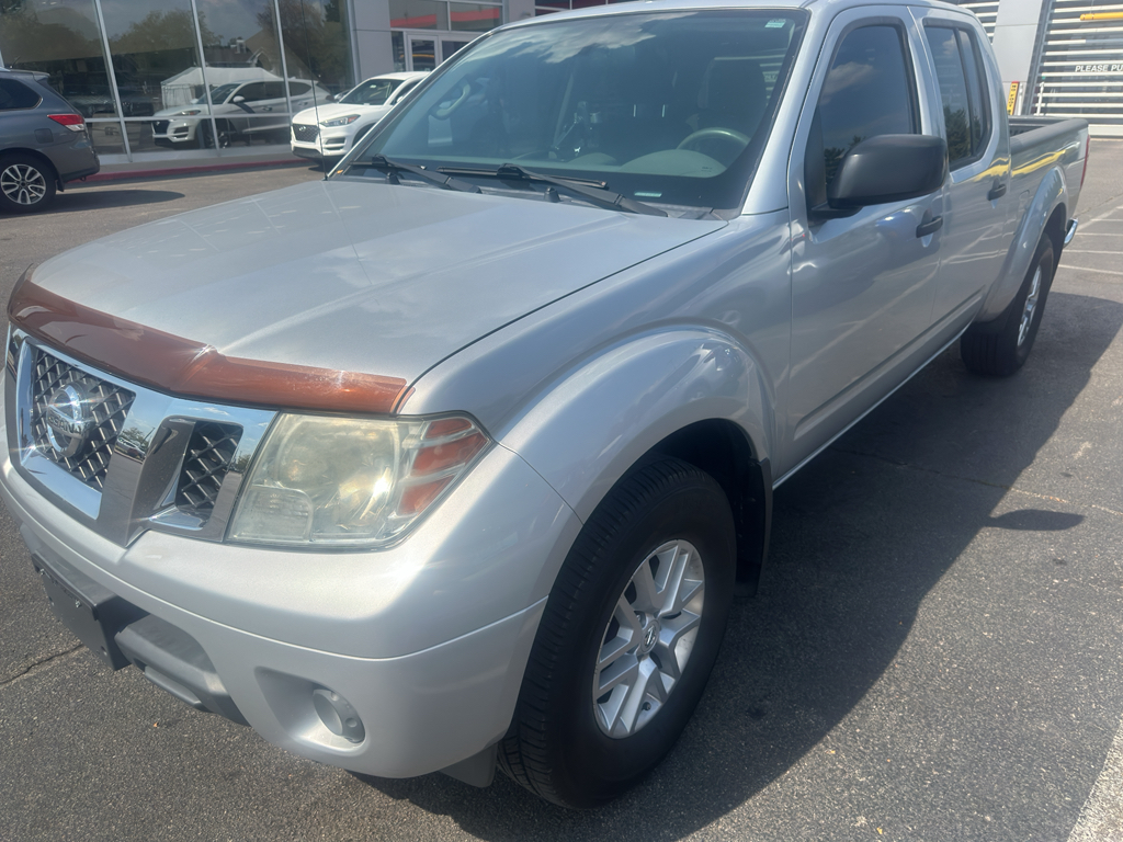 2016 Nissan Frontier SV Crew Cab photo 3