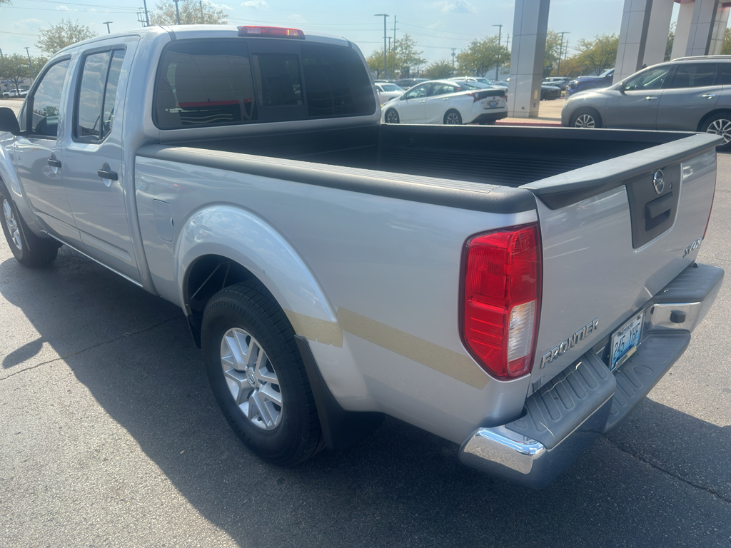 2016 Nissan Frontier SV Crew Cab photo 4