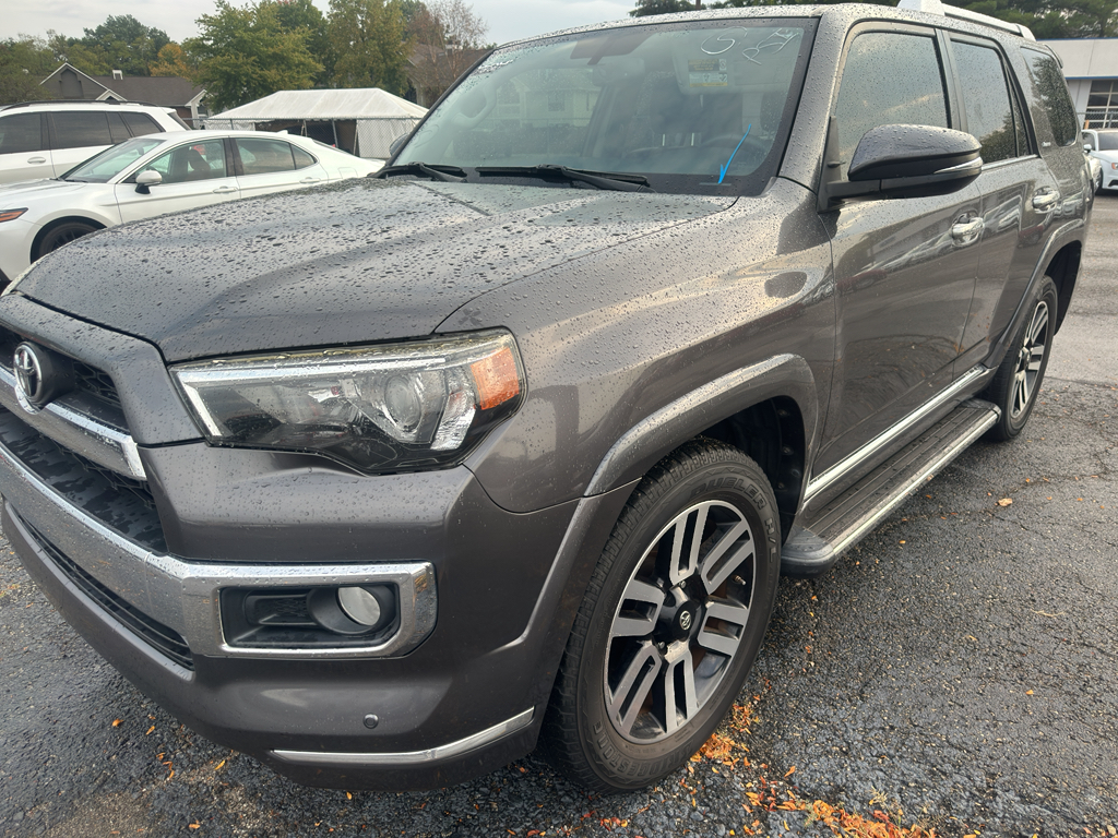 2018 Toyota 4Runner Limited photo 3