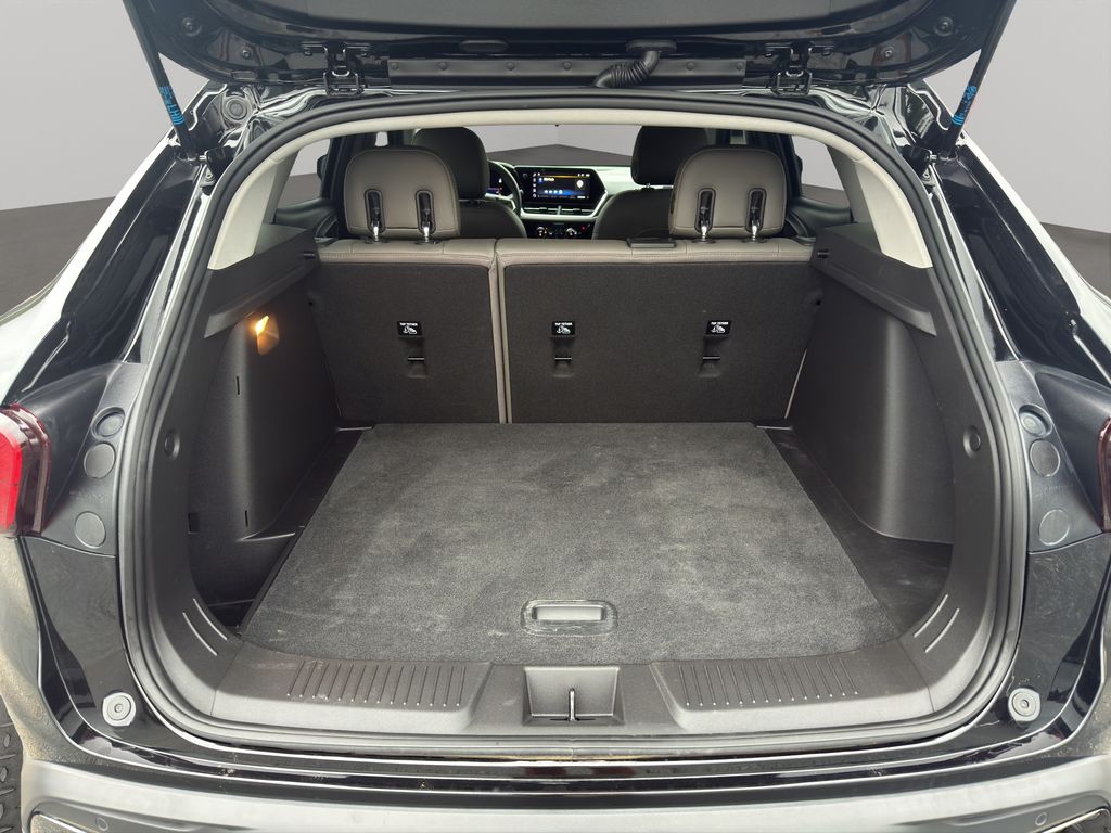 Used 2025 Chevrolet Trax SUV