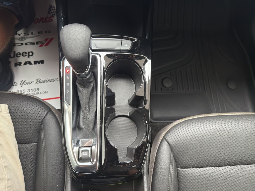 Used 2025 Chevrolet Trax SUV