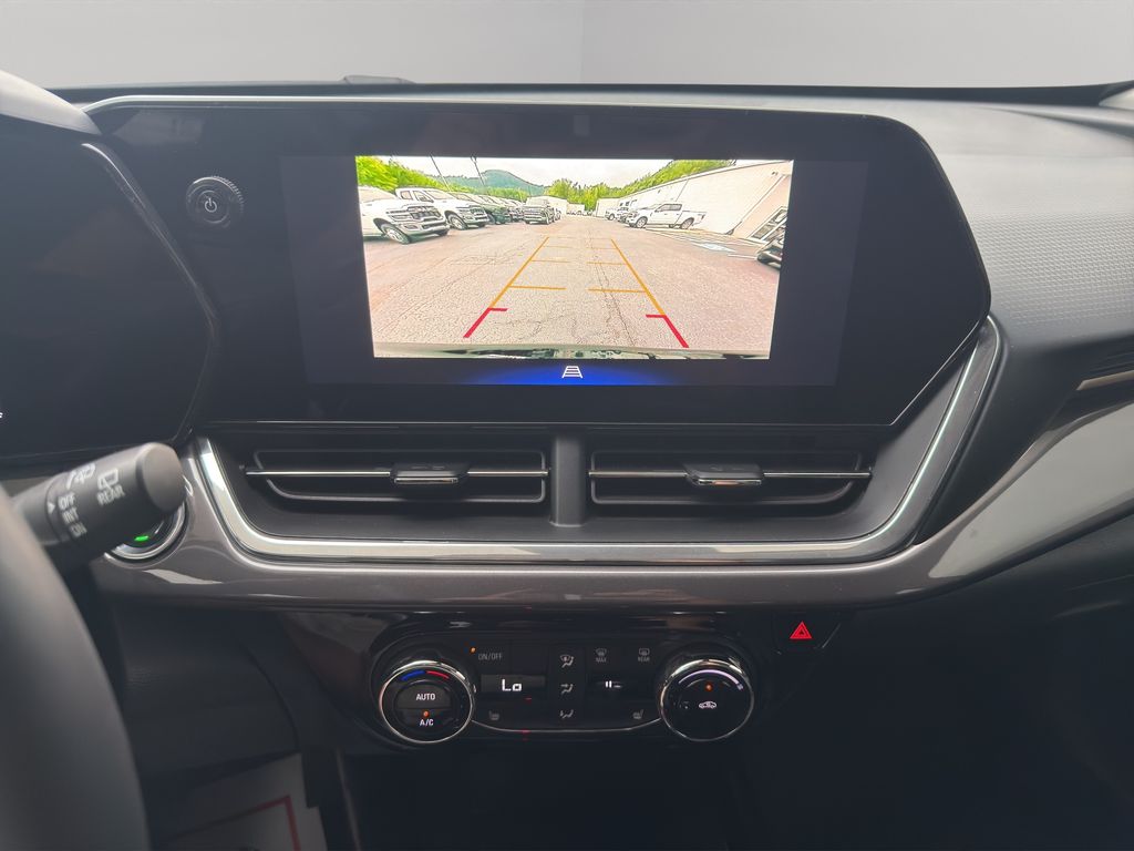 Used 2025 Chevrolet Trax SUV