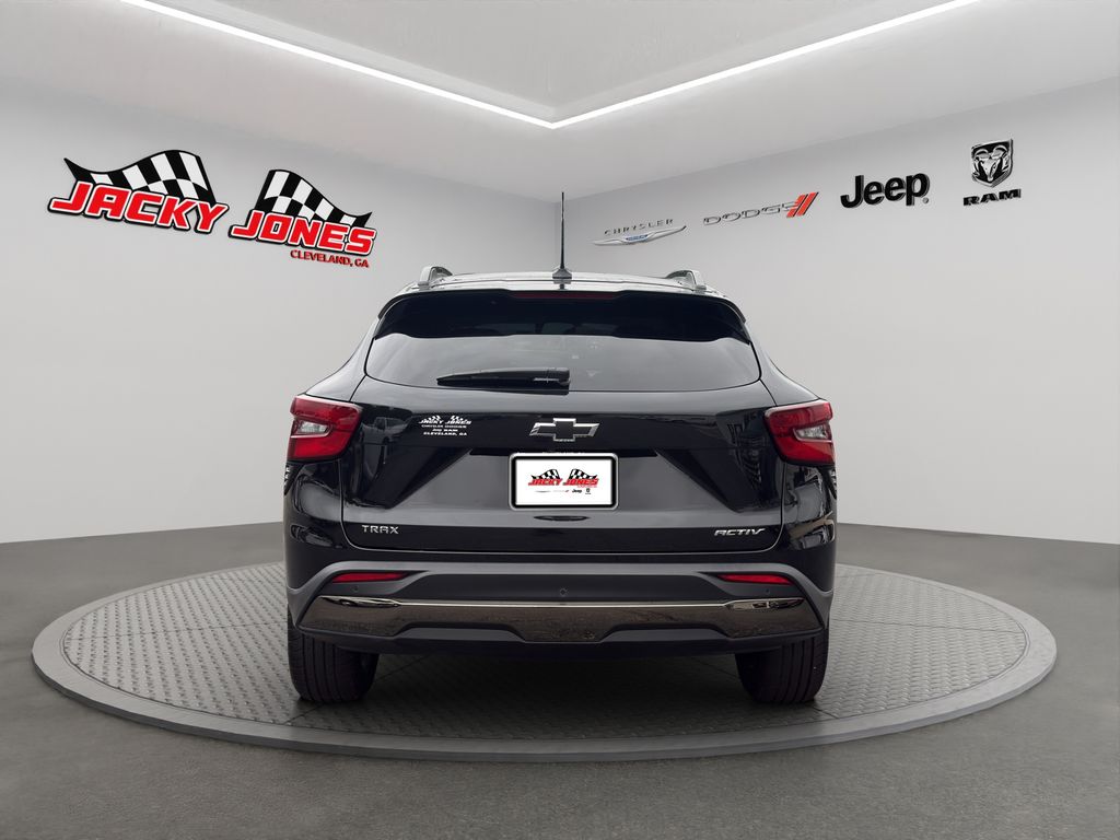 Used 2025 Chevrolet Trax SUV