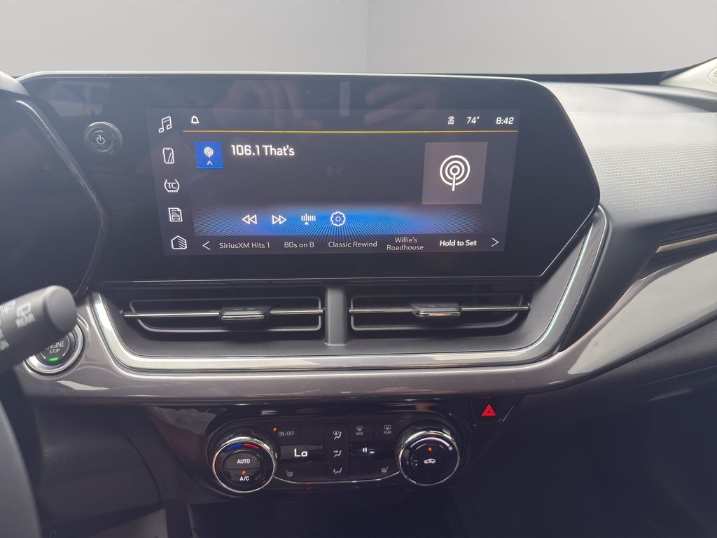 Used 2025 Chevrolet Trax SUV