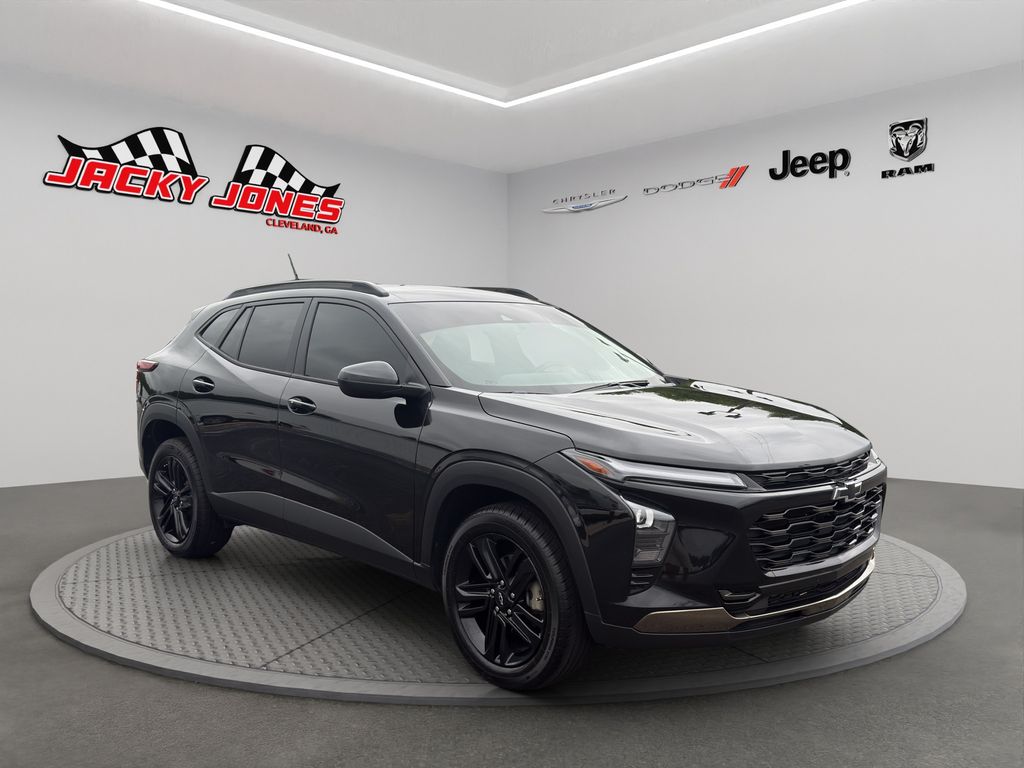 Used 2025 Chevrolet Trax SUV