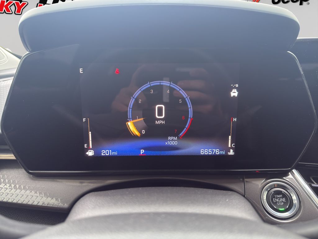 Used 2025 Chevrolet Trax SUV