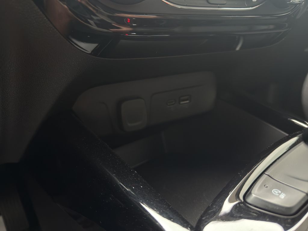 Used 2025 Chevrolet Trax SUV